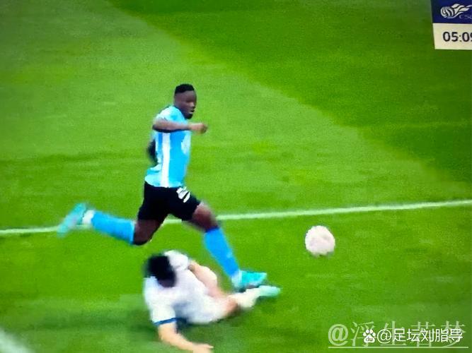 少了马莱莱，申花队内最佳得分手路易斯的攻击力减半。